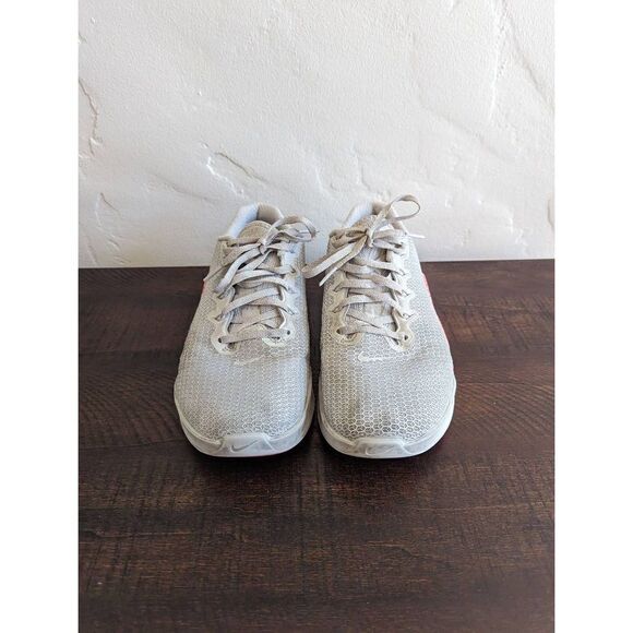 Nike Women's Metcon 5 Training Sneaker Shoes - Size 9 - Picture 3 of 10